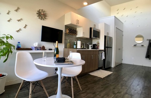 Broadway Apartment | Modern Capitol Hill Studio