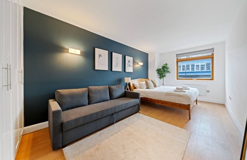 Haverstock Apartment | Modern & Central Camden Town Flat! Sleeps 8