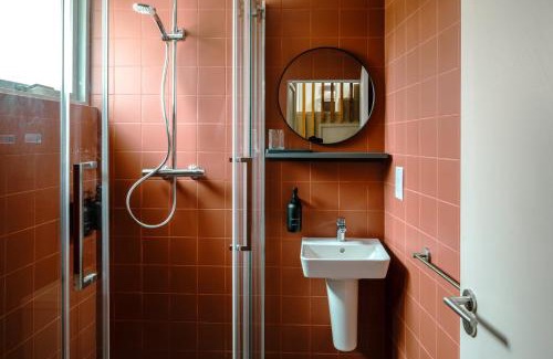 Chatham House | Modern Chatham home with garden retreat