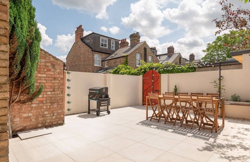 Oxford House | Modern, Chic 5BR Townhouse - Central Oxford | Pass the Keys