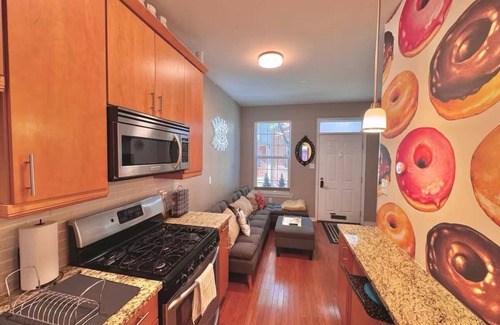 Graduate Hospital House | Modern-Chic Living in the Heart of Center City