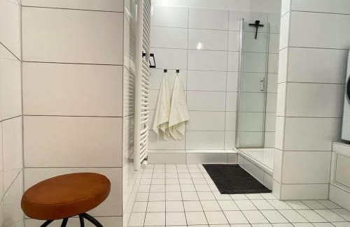 Mitte Apartment | Modern City Apartment l Netflix l fast wifi l Xbox