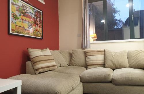 Norwich Apartment | Modern City Home with 5 Ensuites and Private Parking! Perfect for Working teams