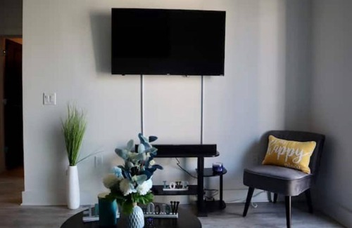 Poncey-Highland Apartment | Modern City Oasis