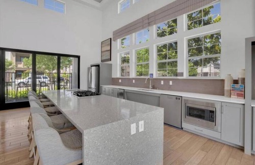 Pleasanton House | Modern Comfort: Deluxe Amenities & Elevator