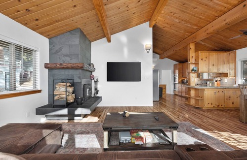 Alta Sierra Cabin | Modern Comfort in the Southern Sierras