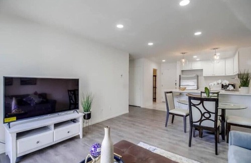 Bay Ho Condo | Modern Condo Central near Beach & Bay