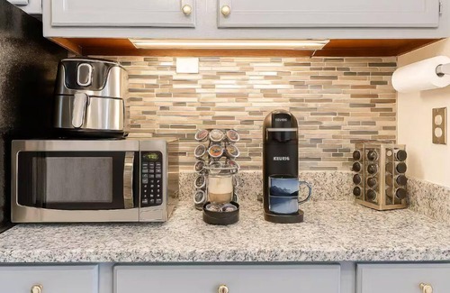 Downtown Hartford Apartment | Modern Condo|DWNTN Hartord| XL Center| GYM