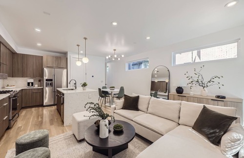 Congress Park House | Modern Congress Park Retreat