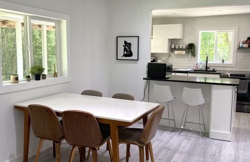 Mountainhome Cottage | Modern Cottage with Beautiful Backyard and Firepit!