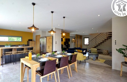 Montbrison Cottage | Modern cottage with garden and pond, near Montbrison