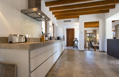Porreres House | Modern country house for holidays in paradise with its own tennis court
