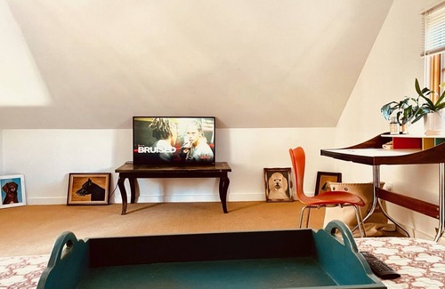 Marble Dale House | Modern country living at its best! 1782 remodeled home with guest house and pool