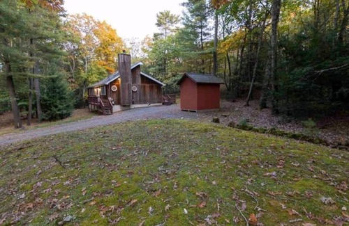 East Stroudsburg Cabin | Modern Cozy Cabin in the Poconos Mountains Bushkill Falls