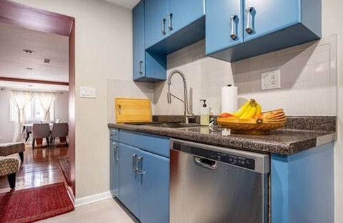 Ravenswood Apartment | Modern, Cozy & Chic 2 BR/1BA Apartment in Lincoln Square/Ravenswood, Chicago, IL