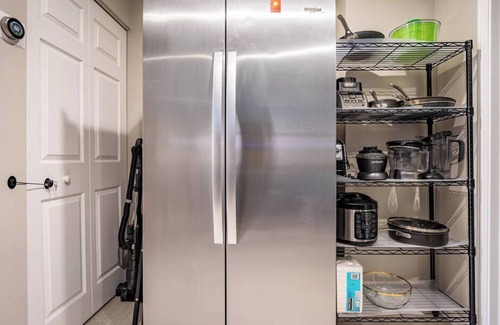 Ravenswood Apartment | Modern, Cozy & Chic 2 BR/1BA Apartment in Lincoln Square/Ravenswood, Chicago, IL