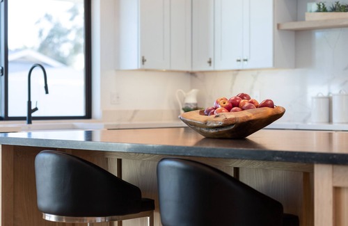 Camelback East House | Modern Desert Luxury in Biltmore-Arcadia New Build Luxe ~Heated Pool ~ Private ~