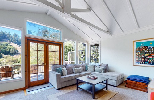 Duncans Mills House | Modern dog-friendly riverfront home with a hot tub, great views, washer/dryer