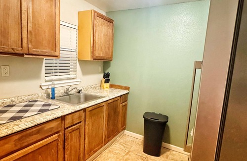 Fort Smith Apartment | Modern Downtown 1-Bedroom Pet-Friendly Stay with Yard