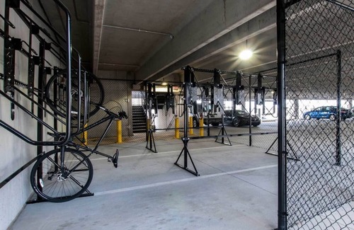 Birmingham Apartment | Modern Downtown Apartment Free Parking Pool Gym 5 Mins Walk To UAB