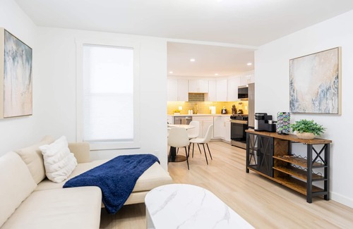 Eagle Hill Apartment | Modern East Boston 2 Bed 2 Bath