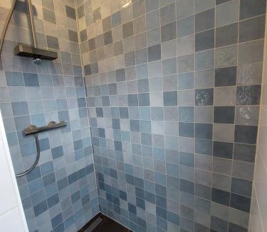 Krachtighuizen Ski Chalet | Modern en chic chalet tot 4 personen op de Veluwe Recreatiepark De Oude Driest - All inclusive