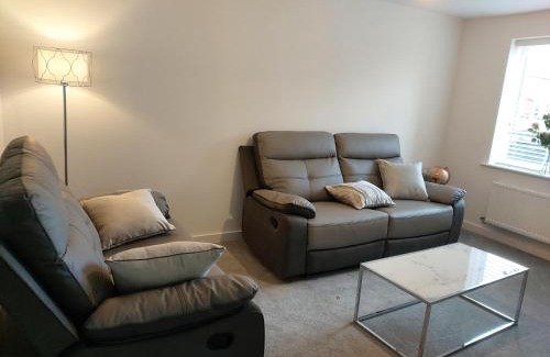 Rugby Apartment | Modern Entire 3-Bedroom House in Rugby
