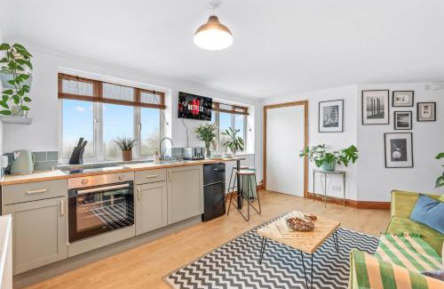 Woodingdean Apartment | Modern Escape in Peaceful Woodingdean