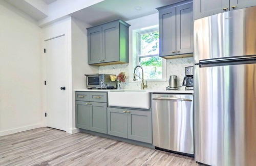 Marble Dale House | Modern Escape w/Fire Pit, Near Lake Waramaug