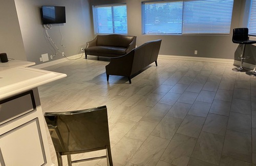 Brampton Apartment | MODERN EVENT SPACE