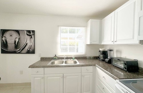 Miami Shores House | Modern Family Cottage Beach 15 min