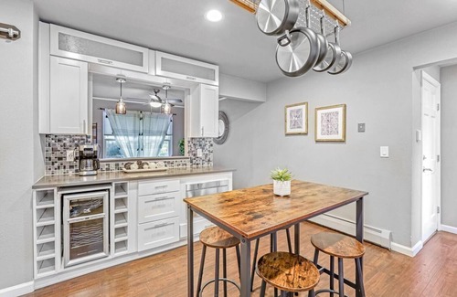 Westminster House | Modern Family Haven Fenced Yrd Grill/Firepit