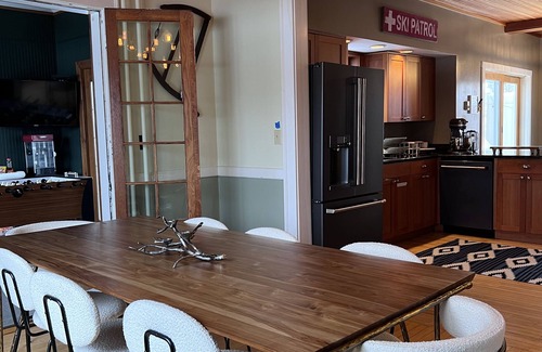 Hillcrest House | Modern Family Retreat, Steps to Mirror Lake/Main St, Hot Tub, Game Room, Deck