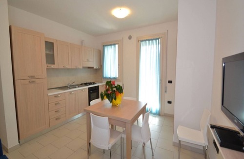 Rosapineta Apartment | Modern flat in central location in Rosolina Mare