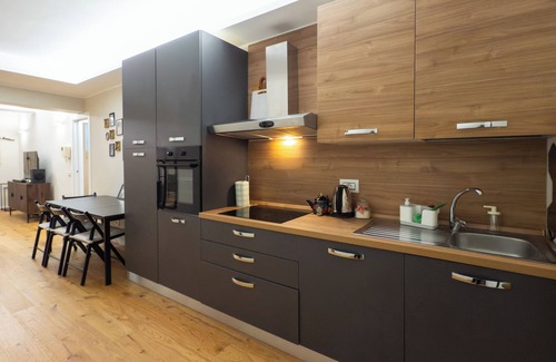 Morivione Apartment | Modern Flat – Via De Sanctis 61, Metro & WiFi