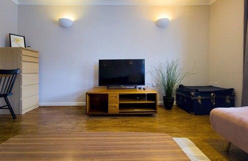 Stepney Green Apartment | Modern Flat with Great Transport Links IPassTheKey