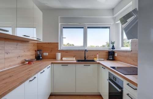 Pjescana Uvala Apartment | Modern flat with large terrace