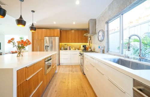 Sherman Oaks House | Modern gem/creative oasis in central Sherman Oaks