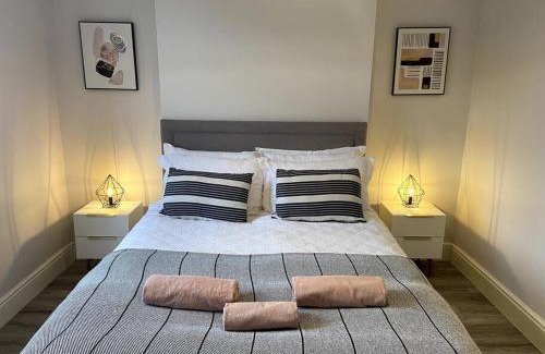 Hayling Island Apartment | Modern Ground Floor Garden Apartment With Parking