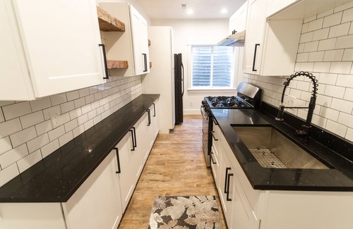 Draper House | Modern guest suite, central location in SLC valley