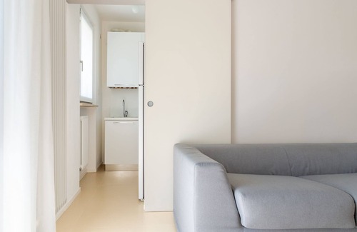 San Benedetto di Lugana Apartment | Modern Holiday Apartment "Baseventuno 3" With Pool