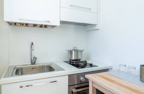 San Benedetto di Lugana Apartment | Modern Holiday Apartment "Baseventuno 3" With Pool