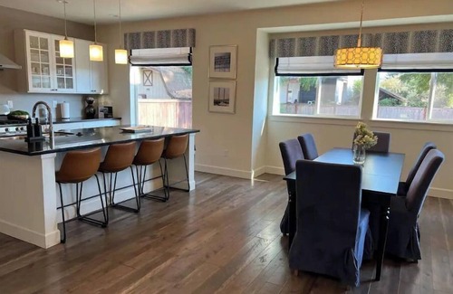 Sumner House | Modern home in downtown Sumner, WA