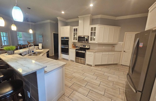 Como House | Modern Home in Excellent Location!