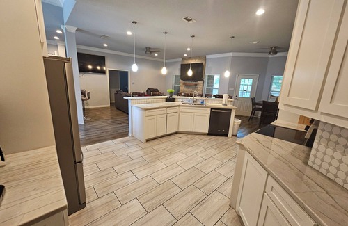 Como House | Modern Home in Excellent Location!