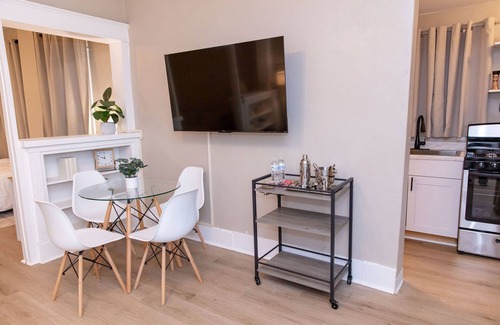 Governmental Mall Condo | Modern Home in Heart of Downtown Phoenix: Unit D