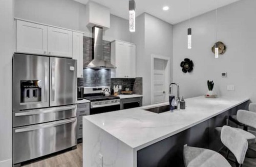 Dallas House | Modern Home near Downtown