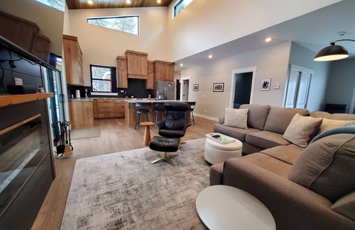 Seeley Lake House | Modern home ~ Pet Friendly ~ In-law Suite