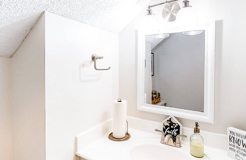Gracewood House | Modern home with a game room, washer/dryer, AC, covered patio, & large yard