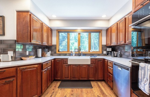 Missoula House | Modern home with hot tub/sauna on 7-acres along the infamous Blackfoot River